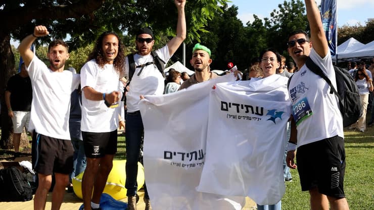 "אנחנו ממש שמחים על ההזדמנות לעשות משהו משמעותי", עידן אהרון (שני משמאל) | יום ההנדסאי אורט (שמוליק דודפור) יום ההנדסאי אורט