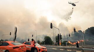 Emergency responders on the site of the fire in the Jerusalem area on April 30, 2025 