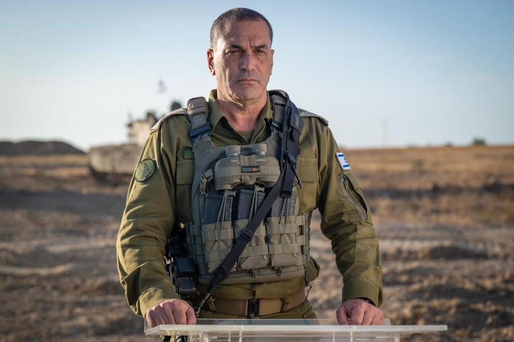 הרמטכ״ל, רב-אלוף אייל זמיר בהערכת מצב וסיור ברצועת עזה עם מפקד פיקוד הדרום, אלוף יניב עשור, מפקד אוגדה 98, תת-אלוף גיא לוי ומפקדים נוספים