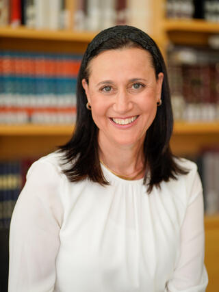 Dr. Sarah Schwartz 